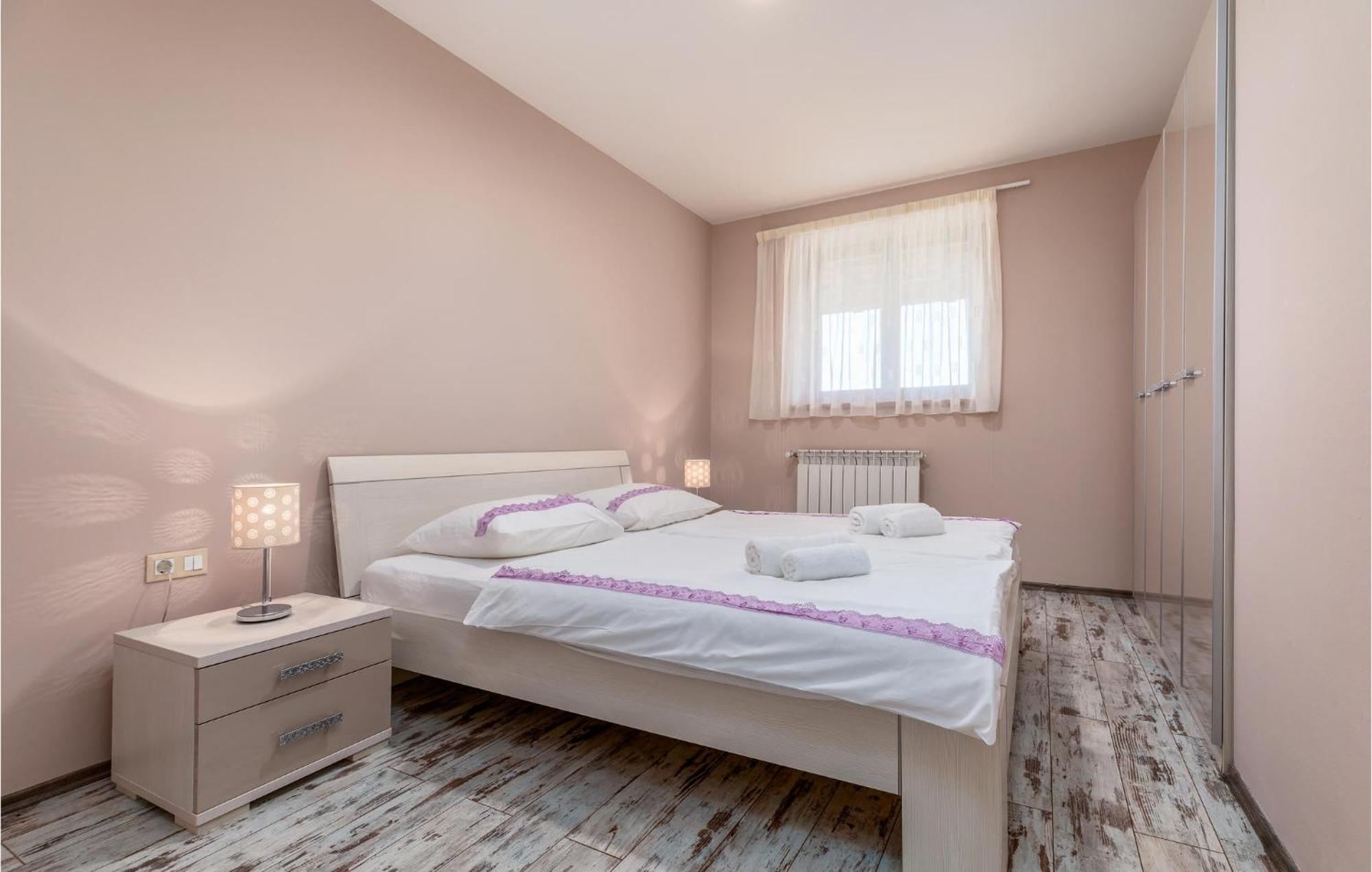 Pet Friendly In With Kitchen Vikendica Rovinj