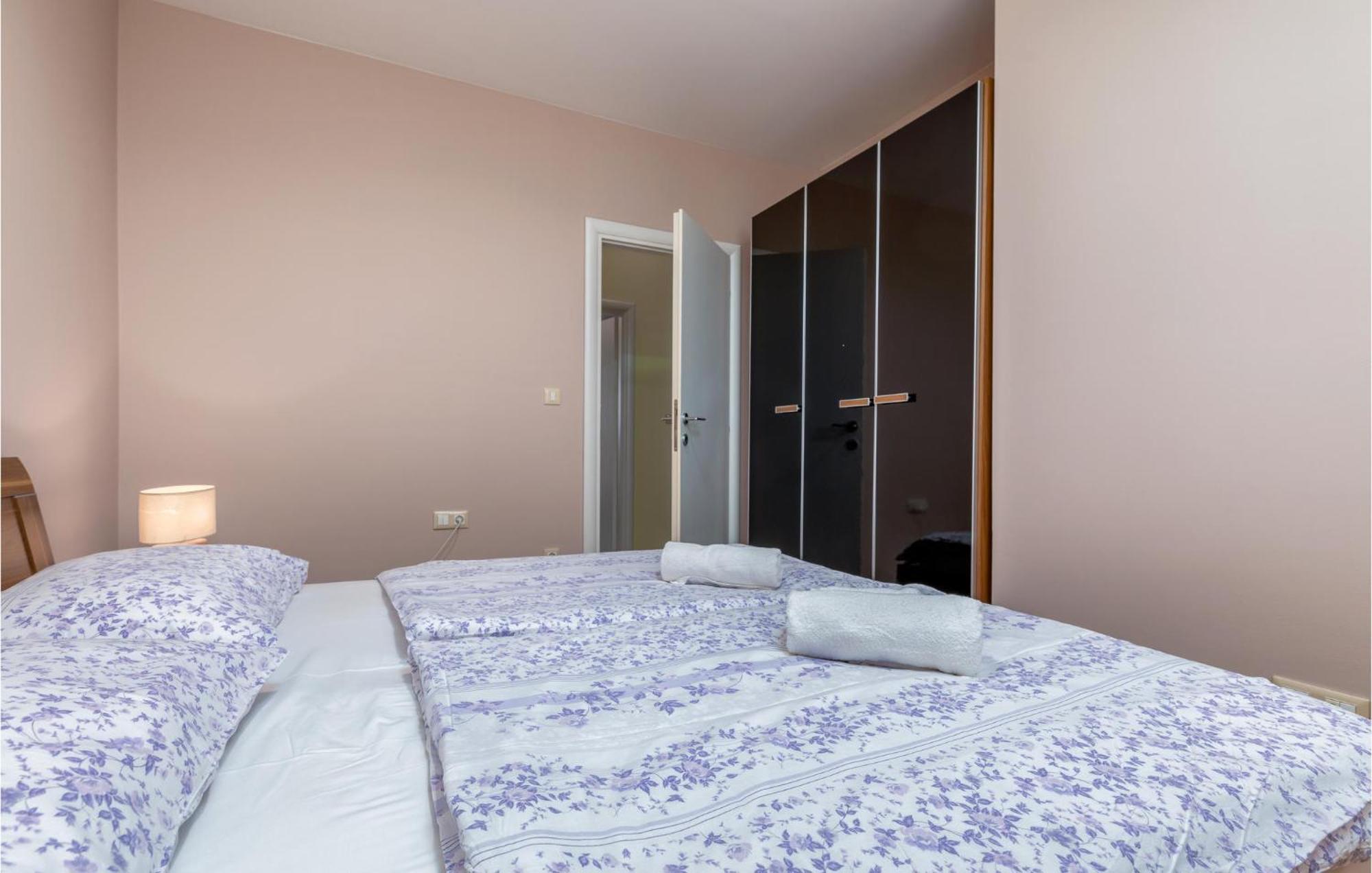 Pet Friendly In With Kitchen Vikendica Rovinj